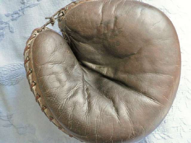 D&M Catchers Mitt Front